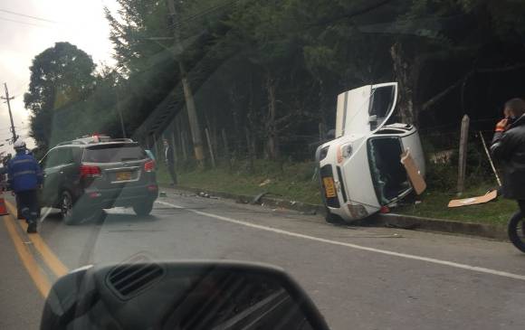 En la mañana de este martes se presentó un accidente de tránsito en El Retiro. FOTO CORTESÍA GUARDIANES ANTIOQUIA En la mañana de este martes se presentó un accidente de tránsito en El Retiro. FOTO CORTESÍA GUARDIANES ANTIOQUIA