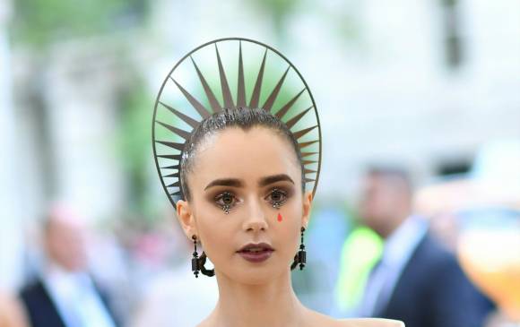 Lili Collinsleletny