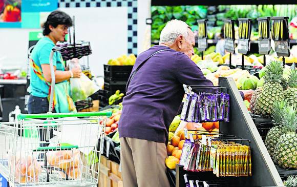 La cercanía se ha convertido en uno de los factores de la nueva competencia entre supermercados, que intentan llevar nuevos formatos a los barrios. Foto: Juan Antonio Sánchez