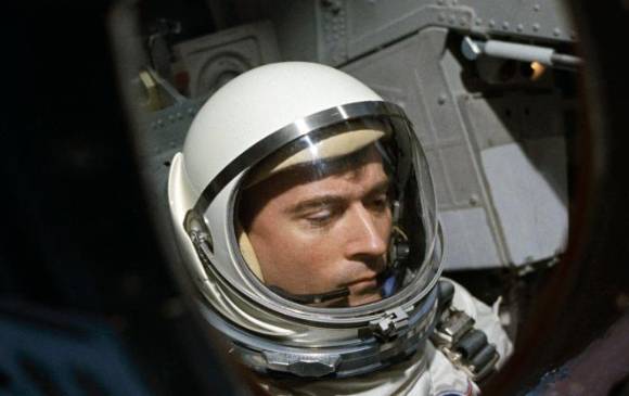 Young sostuvo la carrera más larga que cualquier otro astronauta convirtiéndose en la primera persona en realizar seis vuelos espaciales durante los 42 años de servicio activo en la Nasa