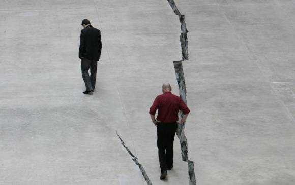 La grieta de Doris Salcedo en la Tate Modern de Londres, en 2007. FOTO archivo