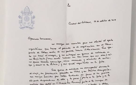 Esta es la carta de puño y letra escrita por Francisco al militar colombiano. FOTO: Cortesía Arquidióecesis de Medellín Esta es la carta de puño y letra escrita por Francisco al militar colombiano. FOTO: Cortesía Arquidióecesis de Medellín