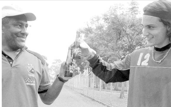 González y Ormeño, los dos arqueros con más juegos disputados en toda la historia del DIM. FOTO ARCHIVO González y Ormeño, los dos arqueros con más juegos disputados en toda la historia del DIM. FOTO ARCHIVO