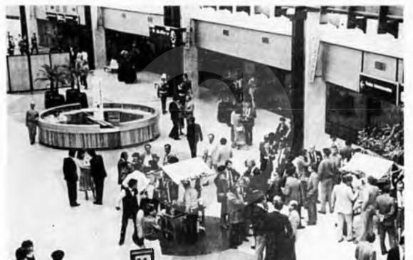 La terminal se llenó de curiosos que fueron al evento y que reclamaron la falta de café caliente para combatir el frío. FOTO ARCHIVO EL COLOMBIANO La terminal se llenó de curiosos que fueron al evento y que reclamaron la falta de café caliente para combatir el frío. FOTO ARCHIVO EL COLOMBIANO