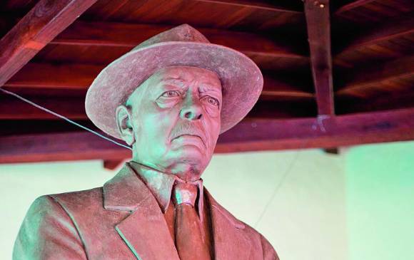 La escultura de Pepe Sierra será ubicada frente a la iglesia y la de Aguirre en la Casa de la Cultura. FOTO ALCALDÍA DE GIRARDOTA La escultura de Pepe Sierra será ubicada frente a la iglesia y la de Aguirre en la Casa de la Cultura. FOTO ALCALDÍA DE GIRARDOTA