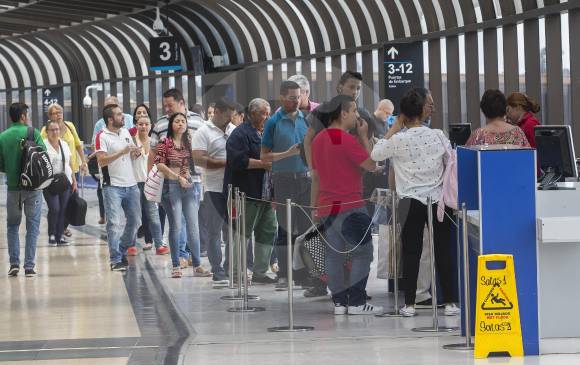 Viajeros a EE.UU. no podrán volar usando tablets o computadores Viajeros a EE.UU. no podrán volar usando tablets o computadores