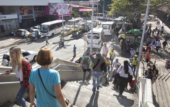El Metro de Medellín cierra dos estaciones por fallas en una catenaria