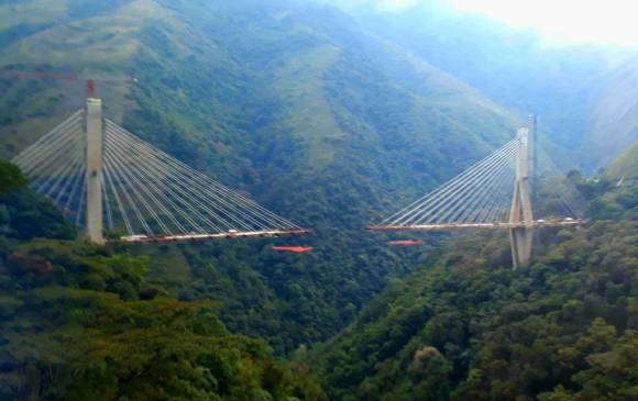 Así estaba el puente antes del colapso de este lunes. FOTO CORTESÍA Así estaba el puente antes del colapso de este lunes. FOTO CORTESÍA
