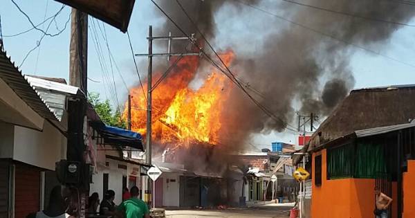 Incendio destruyó tres discotecas en zona rosa de El Bagre - El Colombiano