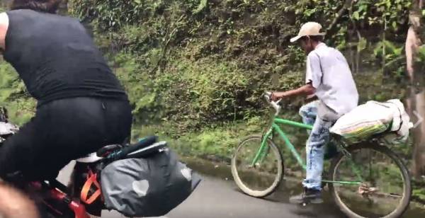 Campesino de Dabeiba derrotó a dos ciclistas europeos - El Colombiano