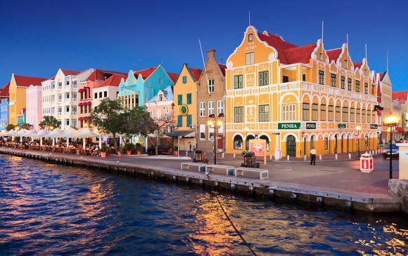 El puerto y la arquitectura colonial del centro histórico de la ciudad de Willemstad fue declarado por la UNESCO Patrimonio Cultural de la Humanidad. FOTO cortesía