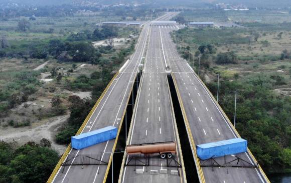 Frontera de Colombia y Venezuela bloqueada por el régimen de Maduro. FOTO: AFP Frontera de Colombia y Venezuela bloqueada por el régimen de Maduro. FOTO: AFP