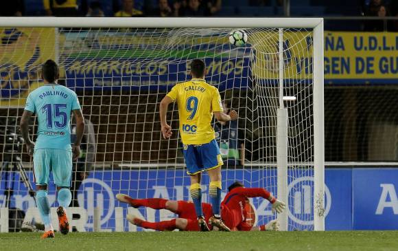 Otra genialidad de Messi acerca al Barça al título liguero