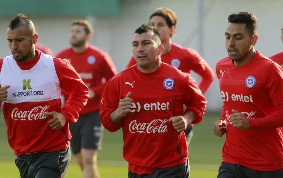 Arturo Vidal (izquierda) es la gran esperanza de gol en el conjunto chileno, que hoy buscará ser el primer finalista de la Copa América en su partido ante el conjunto peruano. FOTO 