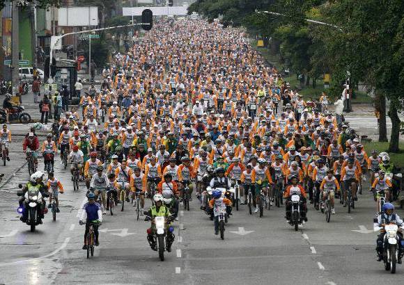 selecci 243 n colombia tendr 237 a su formaci 243 n confirmada para jugar ante chile por eliminatorias hsb por medell 237 n en bicicleta una de ciudad selecci 243 n colombia tendr 237 a su formaci 243 n confirmada para jugar ante chile por eliminatorias hsb por medell 237 n en bicicleta una de ciudad