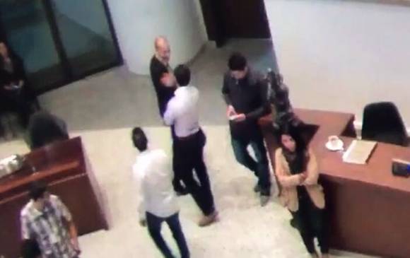 Concejal Santiago Jaramillo agredió físicamente a periodista de Telemedellín Concejal Santiago Jaramillo agredió físicamente a periodista de Telemedellín