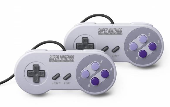 Los dos mandos son idénticos a la versión original del Super Nintendo lanzado en América. Los dos mandos son idénticos a la versión original del Super Nintendo lanzado en América.