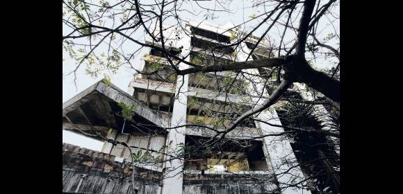 El edificio Dallas. La torre de 15 pisos está ubicada en el suroriente de Medellín. El edificio Dallas. La torre de 15 pisos está ubicada en el suroriente de Medellín.