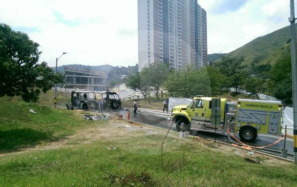 alimentadores loma de los bernal bus alimentador del metro fue incinerado en loma de los bernal alimentadores loma de los bernal bus alimentador del metro fue incinerado en loma de los bernal