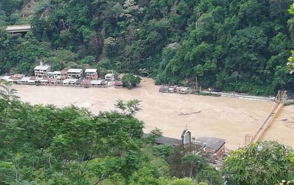 El río Cauca ya ha bajado su creciente luego del taponamiento que se presentó en el túnel que se había abierto en la represa. FOTO CORTESÍA El río Cauca ya ha bajado su creciente luego del taponamiento que se presentó en el túnel que se había abierto en la represa. FOTO CORTESÍA