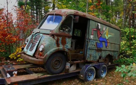 Encuentran Van de Aerosmith abandonada en un bosque Encuentran Van de Aerosmith abandonada en un bosque