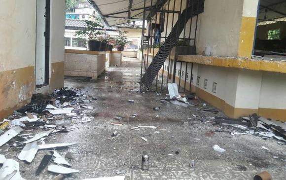 Imagen de la destrucción del colegio en la tarde del martes FOTO: Cortesía