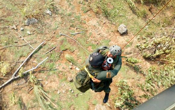 Detalles de la operación de rescate de la menor. FOTO POLICÍA ANTIOQUIA Detalles de la operación de rescate de la menor. FOTO POLICÍA ANTIOQUIA