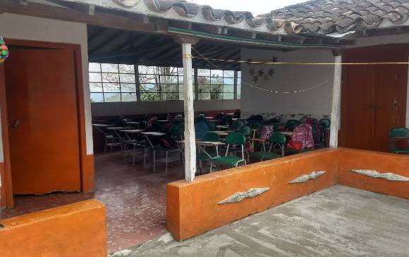 Esta es la finca donde algunos estudiantes reciben clase, en un salón improvisado, por falta de espacios en la sede rural. FOTO CORTESÍA Esta es la finca donde algunos estudiantes reciben clase, en un salón improvisado, por falta de espacios en la sede rural. FOTO CORTESÍA