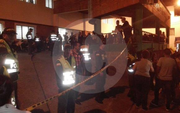 Así se ve en la noche del viernes el Hospital San Vicente de Paúl de Caldas, donde atienden a 27 personas heridas por la caída de la tribuna de un circo. FOTO RICHARD AGUIRRE Así se ve en la noche del viernes el Hospital San Vicente de Paúl de Caldas, donde atienden a 27 personas heridas por la caída de la tribuna de un circo. FOTO RICHARD AGUIRRE