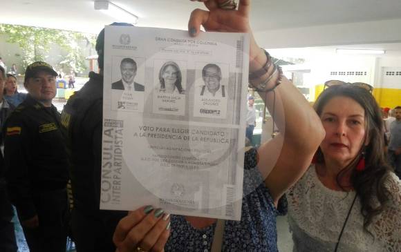 Así llegaron los tarjetones fotocopiados a la institución educativa Lucrecio Jaramillo. FOTO JAIME PÉREZ MUNÉVAR Así llegaron los tarjetones fotocopiados a la institución educativa Lucrecio Jaramillo. FOTO JAIME PÉREZ MUNÉVAR