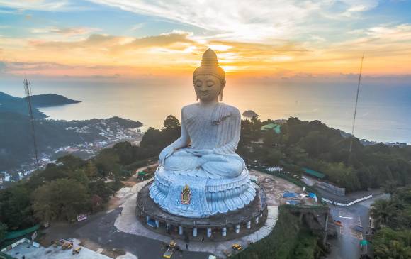 Phuket es la mayor provincia continental de Tailandia, situada en el mar de Andamán, al oeste de la península de Malasia. FOTO: Shutterstock Phuket es la mayor provincia continental de Tailandia, situada en el mar de Andamán, al oeste de la península de Malasia. FOTO: Shutterstock