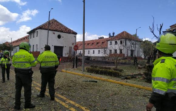 Así quedó la Escuela de Policía tras la explosión. FOTO CORTESÍA Así quedó la Escuela de Policía tras la explosión. FOTO CORTESÍA