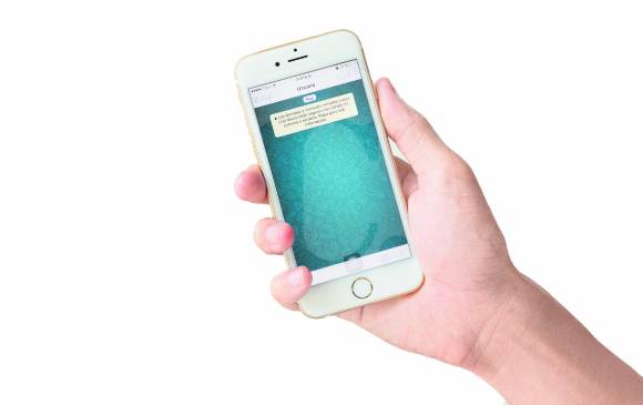 Este fue el mensaje que les apareció ayer a los usuarios de WhatsApp con la novedad en el servicio. FOTO el colombiano