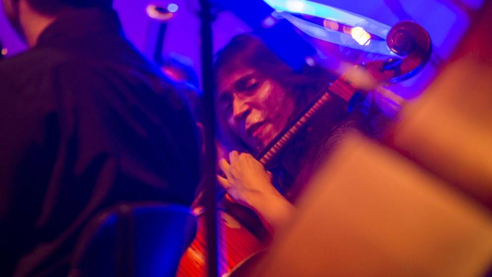 “Es importante hacer estos tributos a bandas de rock legendarias porque durante muchas generaciones nos han influenciado” afirma el director de este tributo, Juan David Osorio. FOTO: CARLOS VELÁSQUEZ
