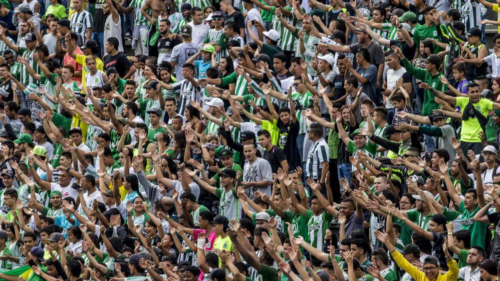 Como es tradición antes de la final, jugadores y aficionados de Nacional armaron la fiesta en el último entrenamiento del equipo. Foto: JAIME PÉREZ MUNEVAR