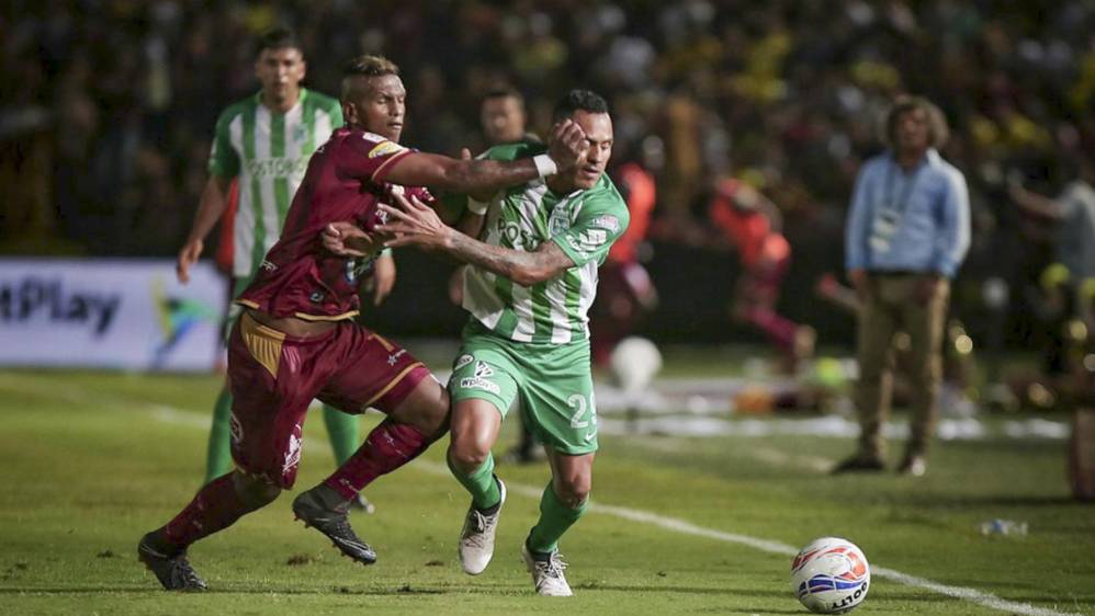 Una genialidad del atacante Dayro Moreno le dio la ventaja al verde este miércoles 1-0 ante el Tolima en la ciudad de Ibagué. Foto: Luisa González, Colprensa