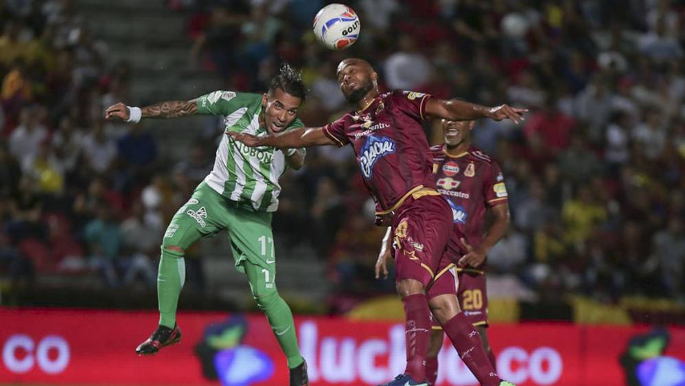 Una genialidad del atacante Dayro Moreno le dio la ventaja al verde este miércoles 1-0 ante el Tolima en la ciudad de Ibagué. Foto: Luisa González, Colprensa
