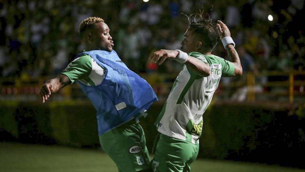 Una genialidad del atacante Dayro Moreno le dio la ventaja al verde este miércoles 1-0 ante el Tolima en la ciudad de Ibagué. Foto: Luisa González, Colprensa