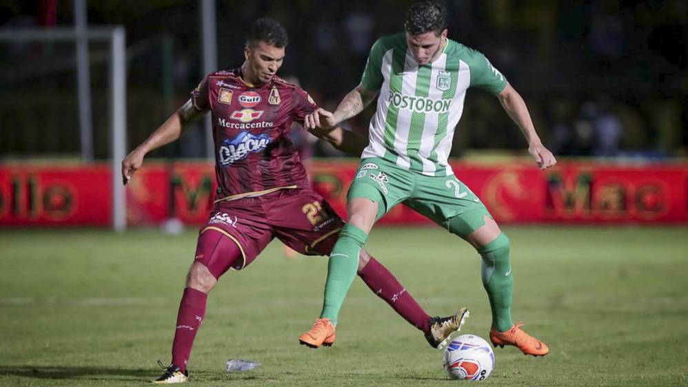 Una genialidad del atacante Dayro Moreno le dio la ventaja al verde este miércoles 1-0 ante el Tolima en la ciudad de Ibagué. Foto: Luisa González, Colprensa