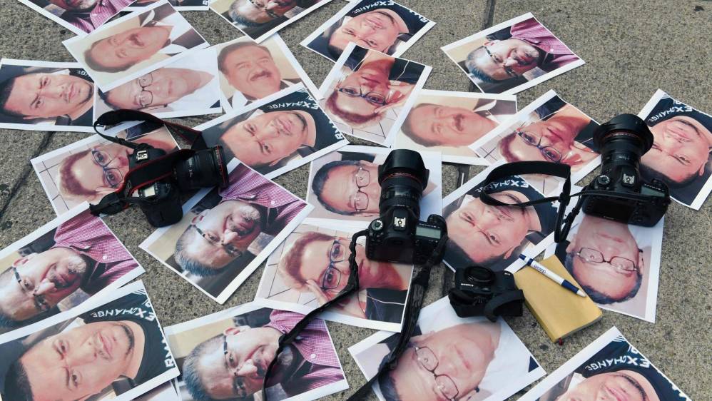 Las manifestaciones se realizan luego del asesinato del periodista mexicano Javier Valdez, conocido por su trabajo sobre el narcotráfico, quien fue ultimado a tiros este lunes en el estado de Sinaloa. FOTO AFP