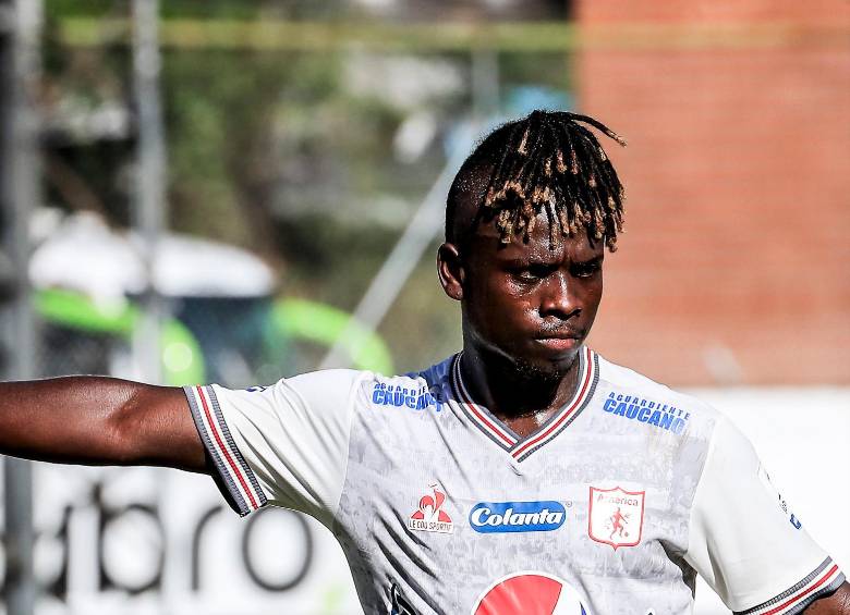 El jugador de 27 años de edad, Déinner Quiñones, quien la temporada anterior jugó en América, es pretendido por el DIM. FOTO Jaime Pérez 