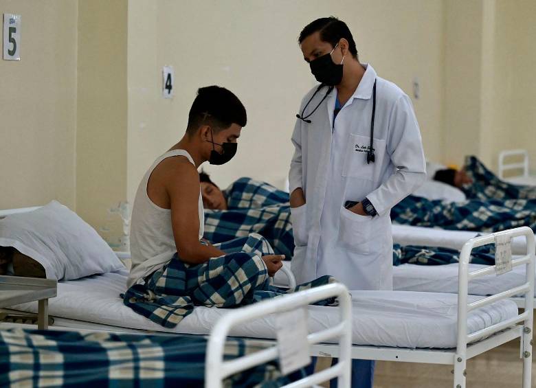 Las tres clínicas públicas para adicciones en Guayaquil no dan abasto para tratar a los consumidores. En instituciones privadas el tratamiento puede llegar a costar hasta 700 dólares mensuales. FOTO AFP