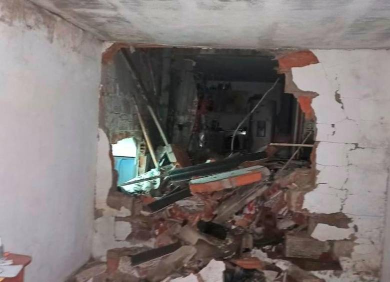 Nueve viviendas sufrieron afectaciones en sus estructuras por la explosión. FOTO: Cortesía DAGRD