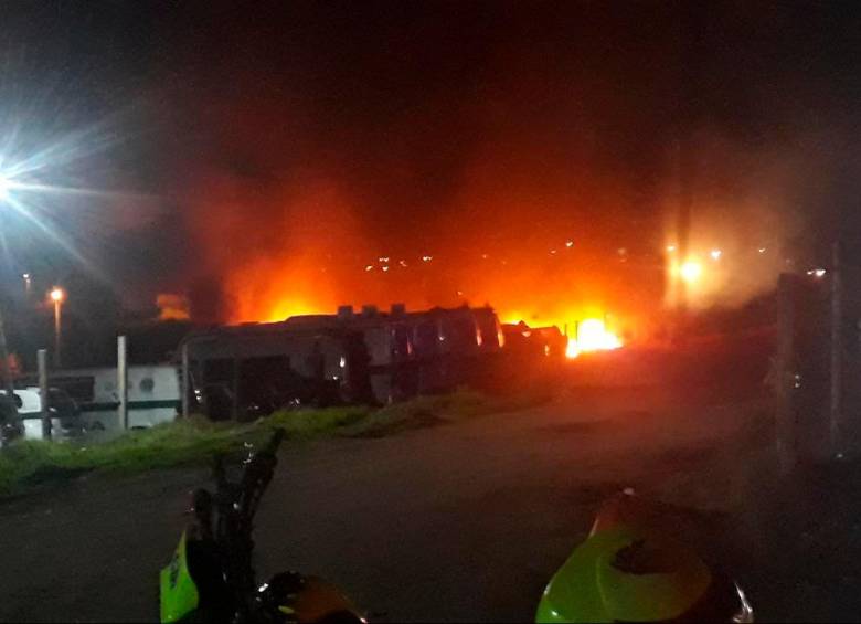 En Tunja fue asesinado el patrullero Jeferson Román en el momento en que prestaba guardia en un lote donde se guardaban carros de la Policía. . Foto: Colprensa