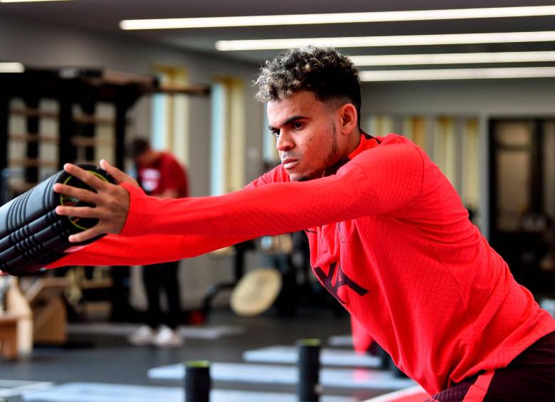 Luis Díaz en su primer día de trabajo tras su regreso a Liverpool. FOTO @LFC