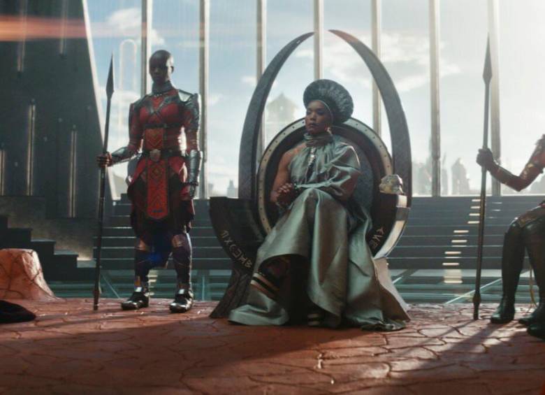 Angela Bassett es la reina Ramonda. FOTO: CORTESÍA MARVEL