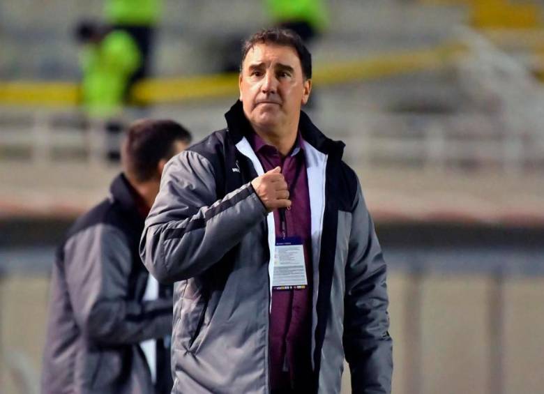 El argentino Néstor Lorenzo seguirá al frente del Melgar por ahora. FOTO EFE