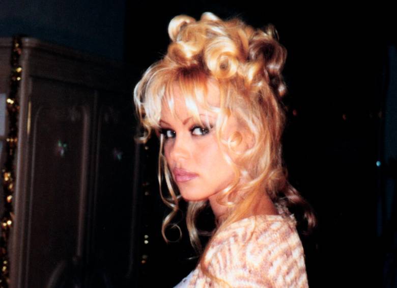 Un documental para conocer la historia de fama y vida amorosa de Pamela Anderson. FOTO Cortesía Netflix