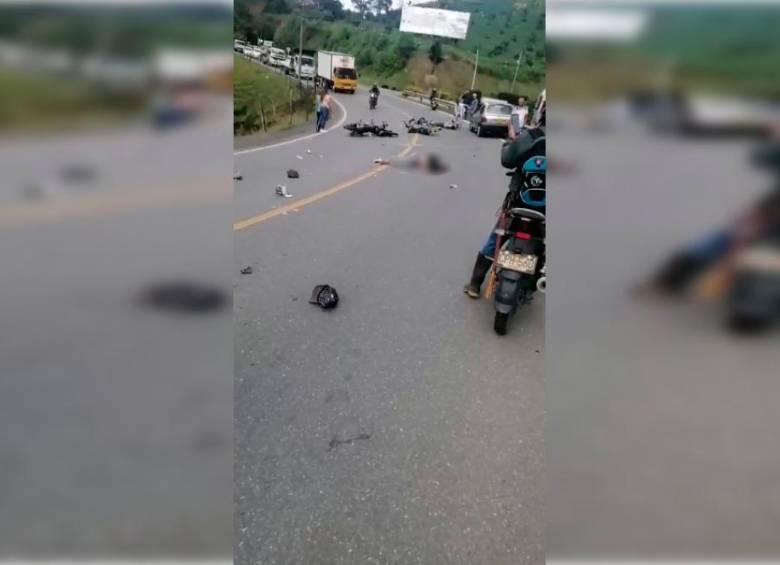 El hecho ocurrió en la tarde de este martes en la vía a La Ceja. FOTO: CORTESÍA DENUNCIAS ANTIOQUIA