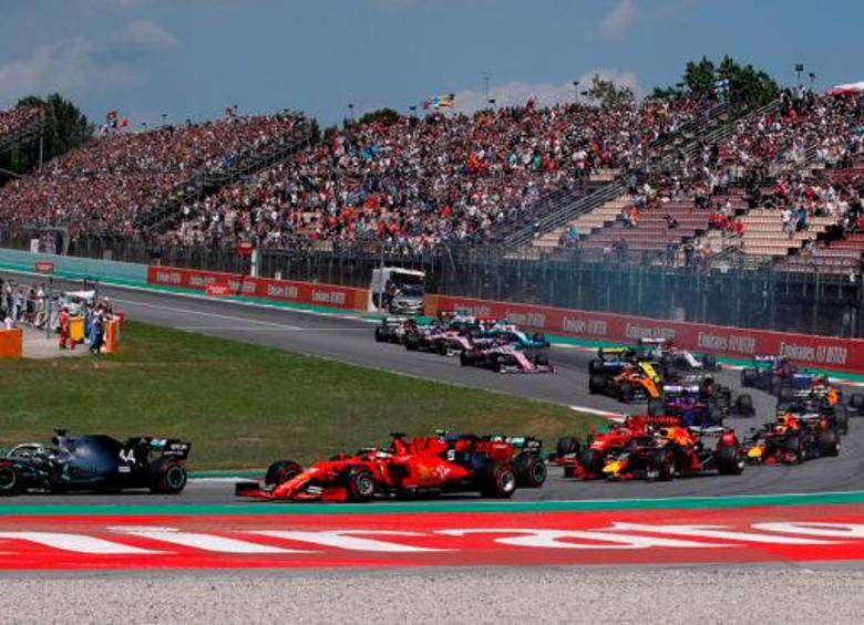 Difícilmente las graderías se vuelvan a ver así de abarrotadas, pero la F1 da un paso para el regreso de aficionados. FOTO efe